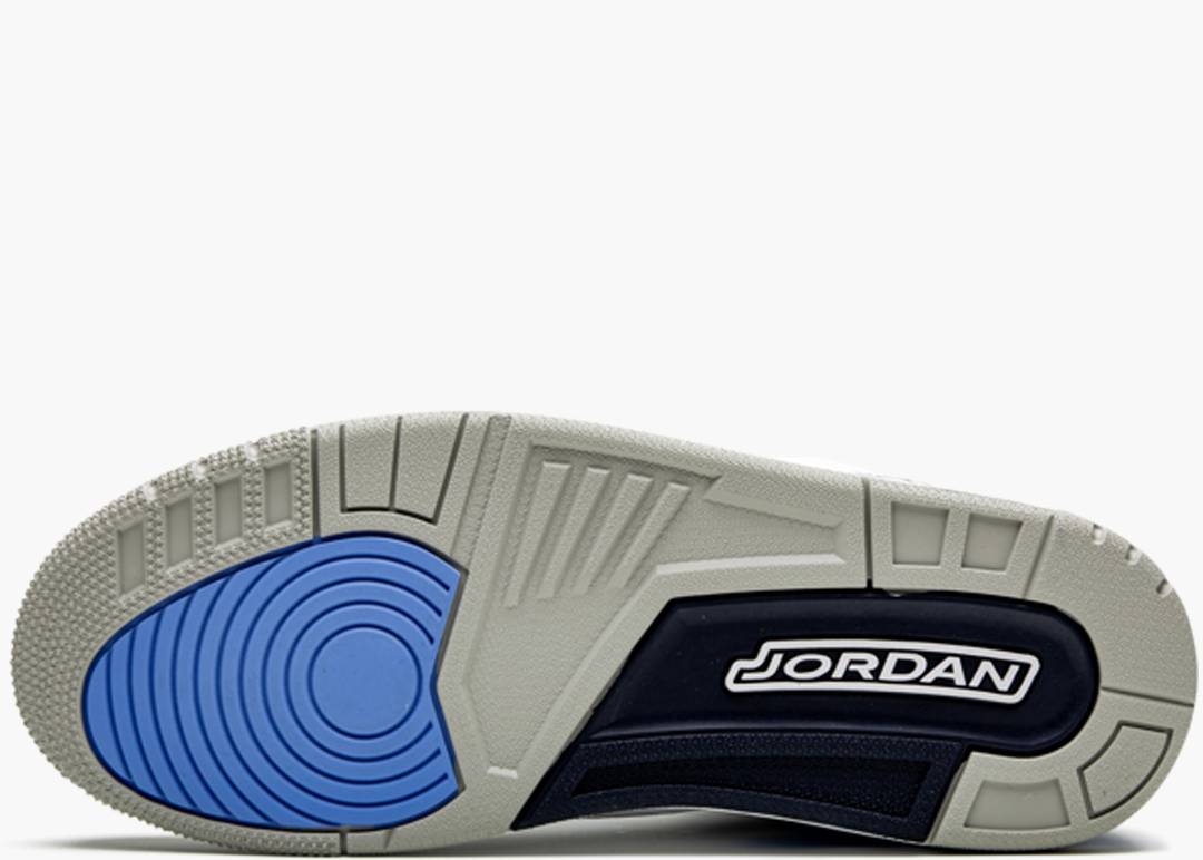 Air Jordan 3 Retro UNC