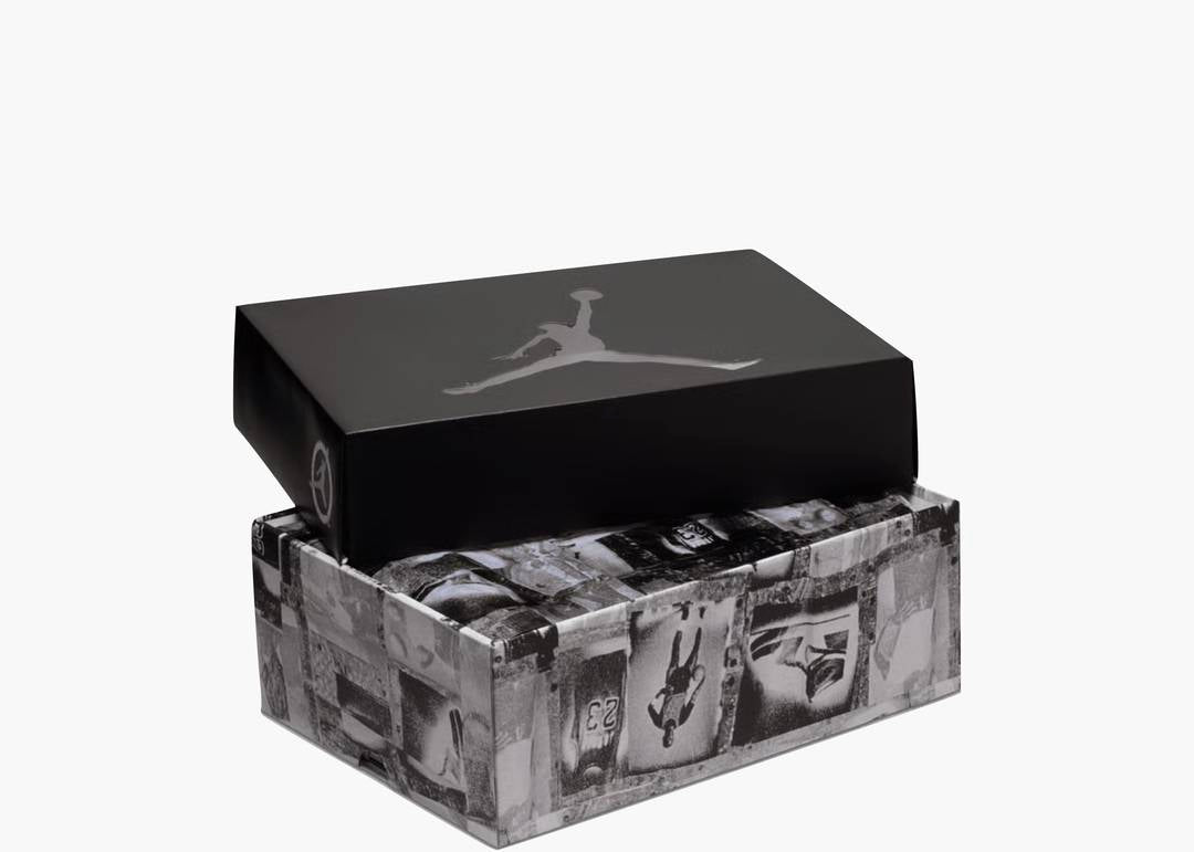 Air Jordan 4 Retro OG Flight Club