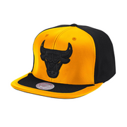 Mitchell&Ness Chicago Bulls Day One Black and Yellow Snapback